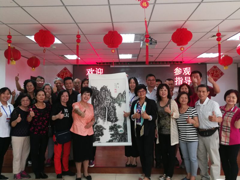 合影留念(国奥村社区) 合影留念(国奥村社区)