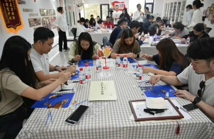 2025-10-10_091622 2025-10-10_091622