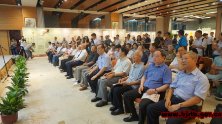 海峡两岸退役将军出席书画展开幕式